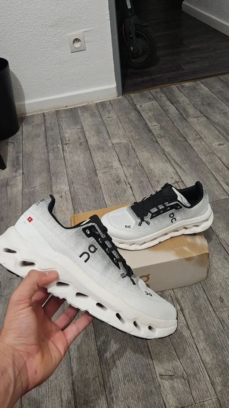 On Running shoes size 43 bike d'occasion — image 1 sur 2