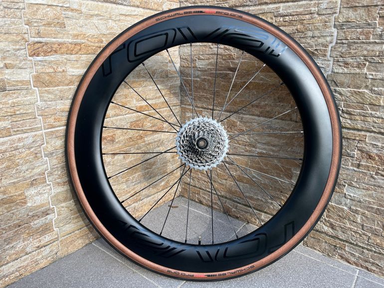 Used Specialized ROVAL CLX 64 Disc Brake Carbon Wheelset bike — image 6 of 8