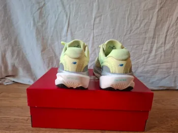 Used New Balance 1080 v15 bike — image 8 of 14