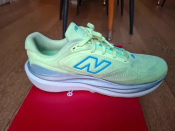 Used New Balance 1080 v15 bike — image 12 of 14