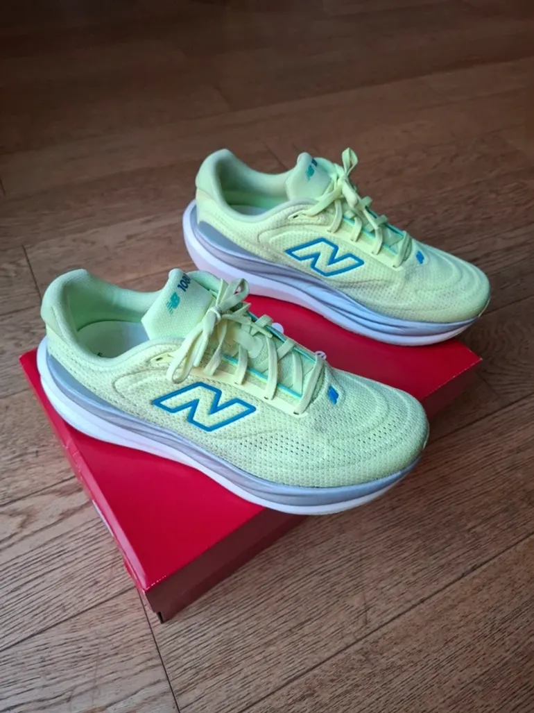 Used New Balance 1080 v15 bike — image 2 of 14