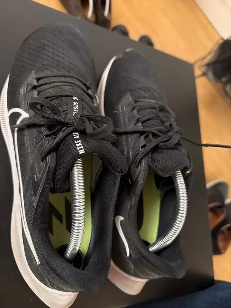 Used Nike running shoes bike — image 7 of 7