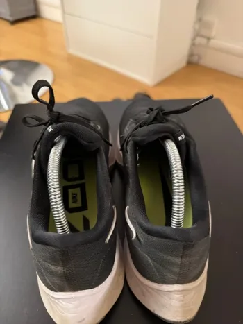 Used Nike running shoes bike — image 6 of 7