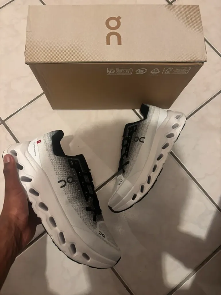 Used On Running On Shoes Size 43 bike — image 2 of 6