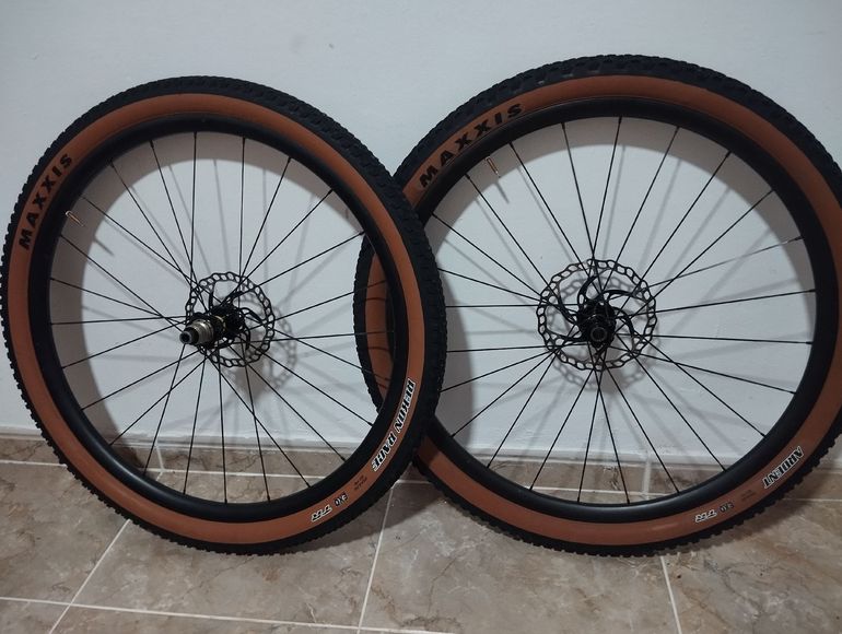 Used Mavic Crossmax 29 Elite Carbon 2022 bike — image 4 of 5