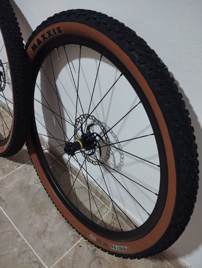 Used Mavic Crossmax 29 Elite Carbon 2022 bike — image 3 of 5