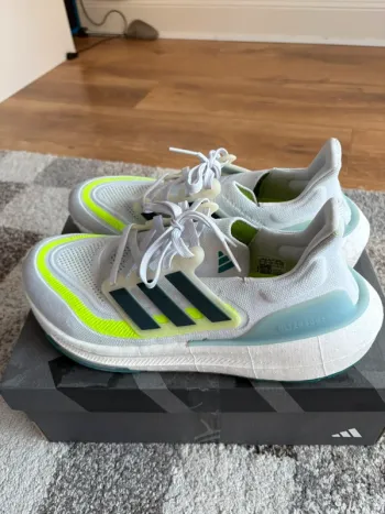 Used Adidas Ultraboost Light bike — image 2 of 7