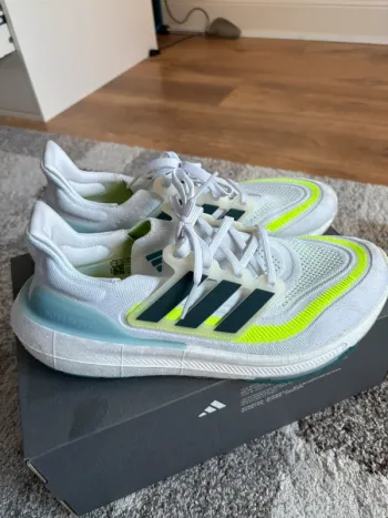 Used Adidas Ultraboost Light bike — image 4 of 7