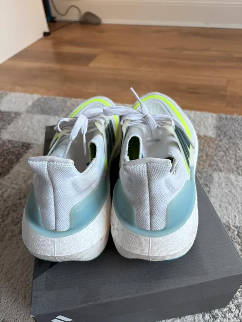 Used Adidas Ultraboost Light bike — image 3 of 7