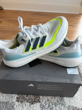 Adidas Ultraboost Light bike d'occasion