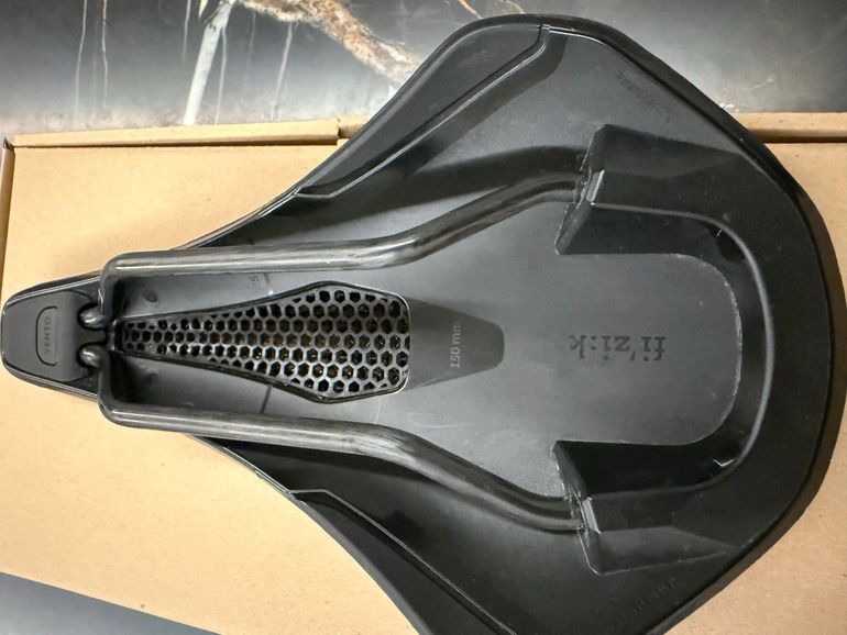 Brugt Fizik Vento Argo R1 Adaptive 2026 bike — billede 5 af 6