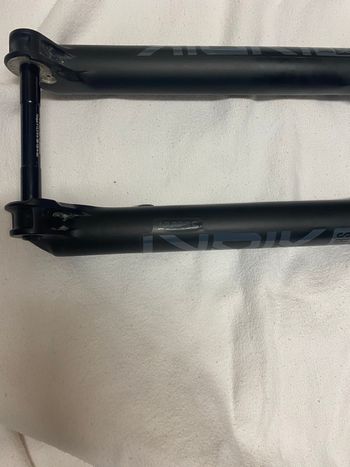 Used Rock Shox lyric select 2024 bike — image 3 of 13