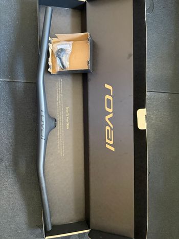 Used Roval Control Cockpit 2025 bike — image 2 of 5