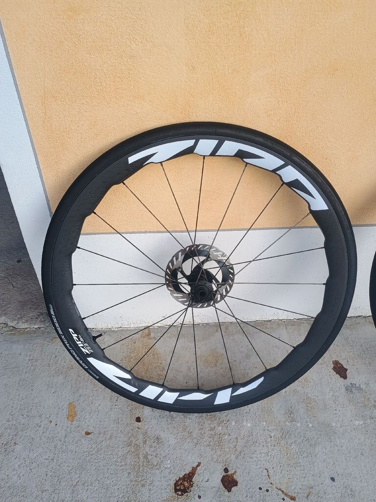 Used Zipp 353 NSW Tubeless Disc-brake Wheelset 2026 bike — image 2 of 7