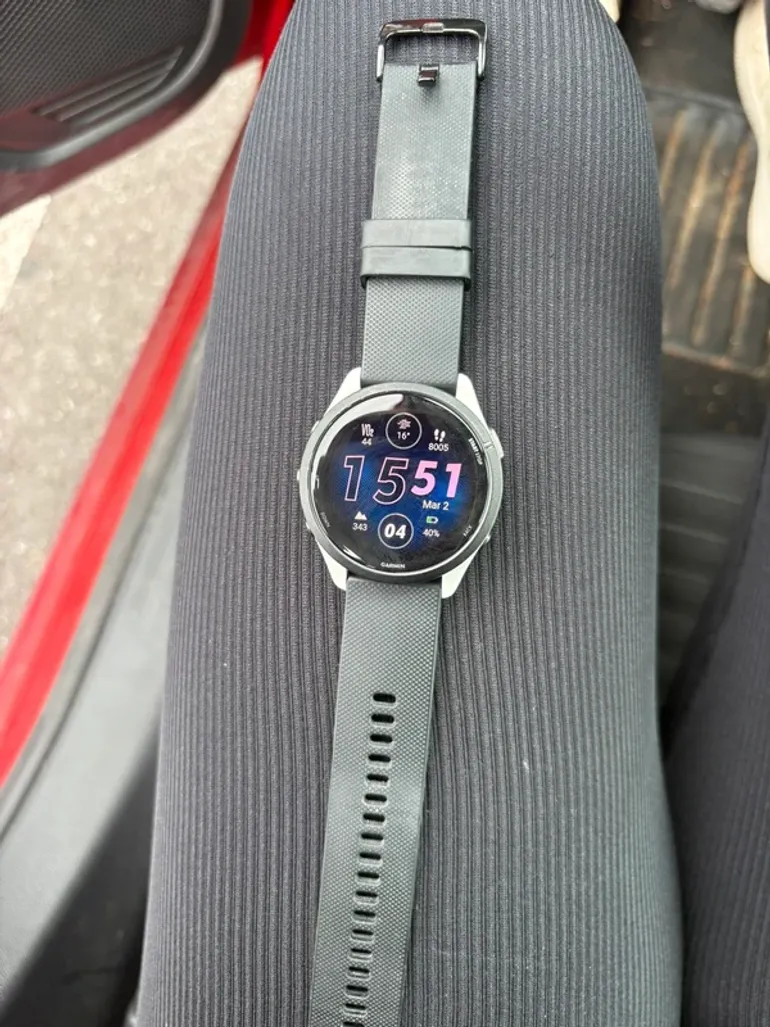 Used Garmin Forerunner 265 bike — image 3 of 4