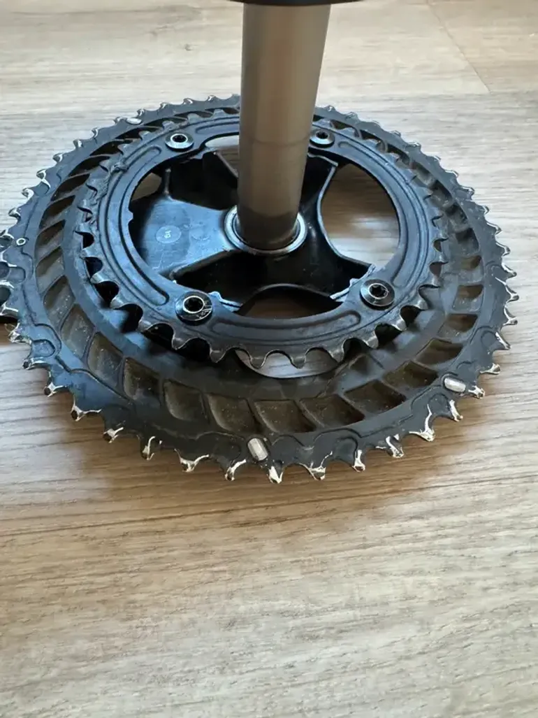 Used Shimano 105 DI2 2024 bike — image 6 of 8