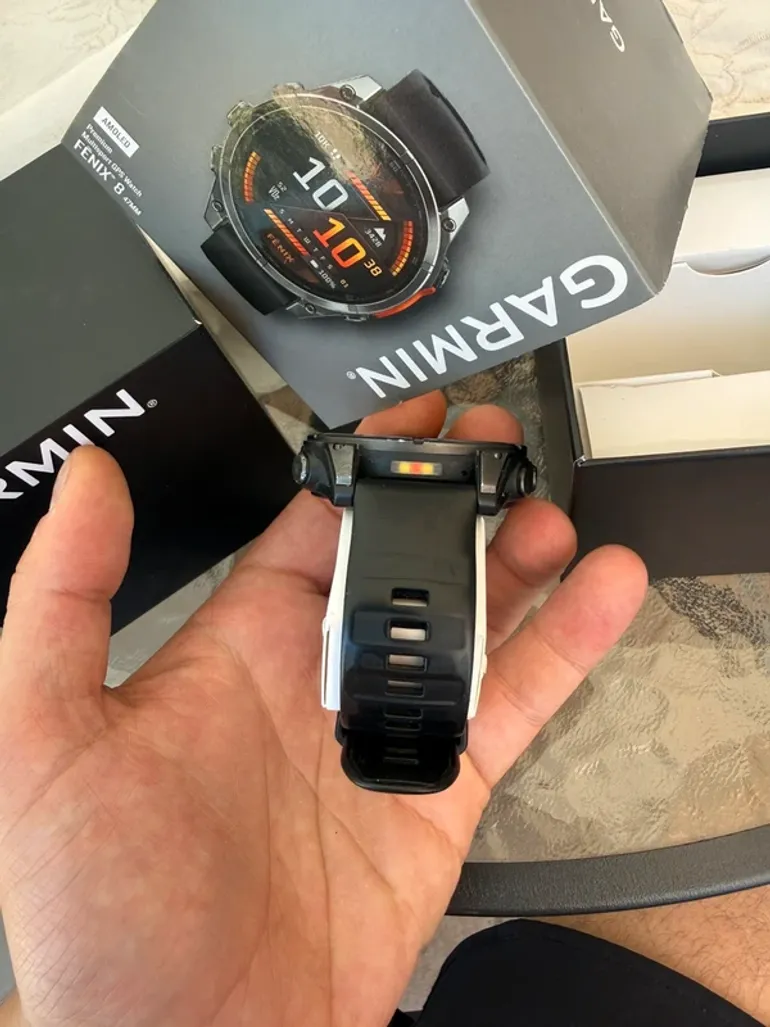 Used Garmin Fenix 8 AMOLED 47mm bike — image 7 of 9