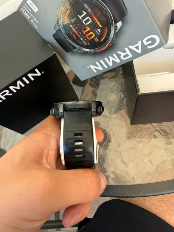 Used Garmin Fenix 8 AMOLED 47mm bike — image 8 of 9