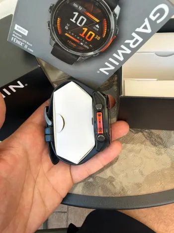 Used Garmin Fenix 8 AMOLED 47mm bike — image 6 of 9