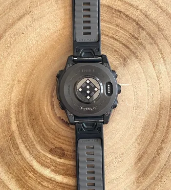 Garmin Fenix 8 47mm AMOLED Titanium Sapphire 2025 bike d'occasion — image 2 sur 5