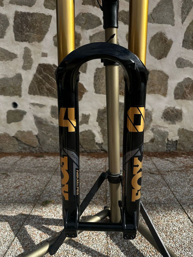 Použité Fox 40 factory 2022 bike — obrázek 5 z 12