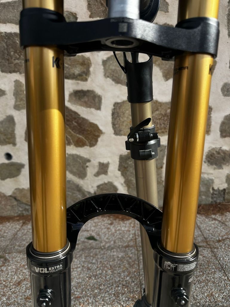 Použité Fox 40 factory 2022 bike — obrázek 10 z 12