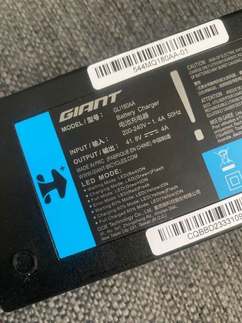 Used Giant Smart Charger Compact 4A bike — image 2 of 5