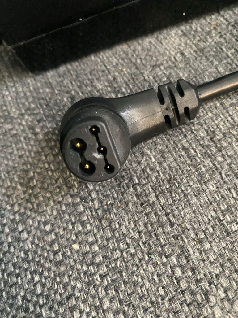 Used Giant Smart Charger Compact 4A bike — image 3 of 5