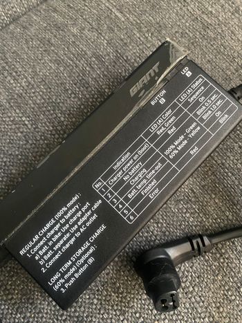 Used Giant Smart Charger Compact 4A bike — image 4 of 5