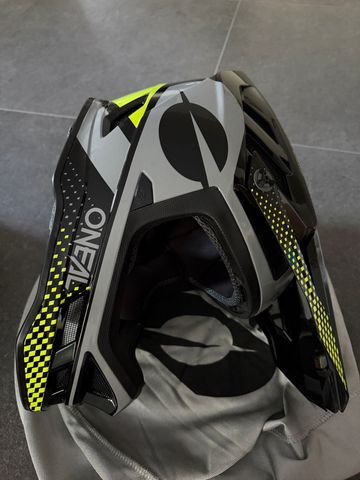 Używany O‘neal Fullface Helm Downhill XL 2024 bike — zdjęcie 4 z 5