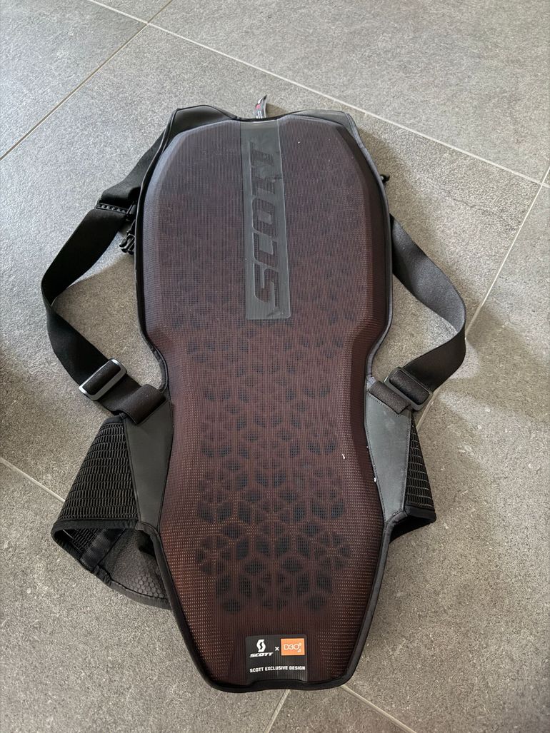 Used Scott AirFlex Men's Light Vest Protector bike — image 1 of 5