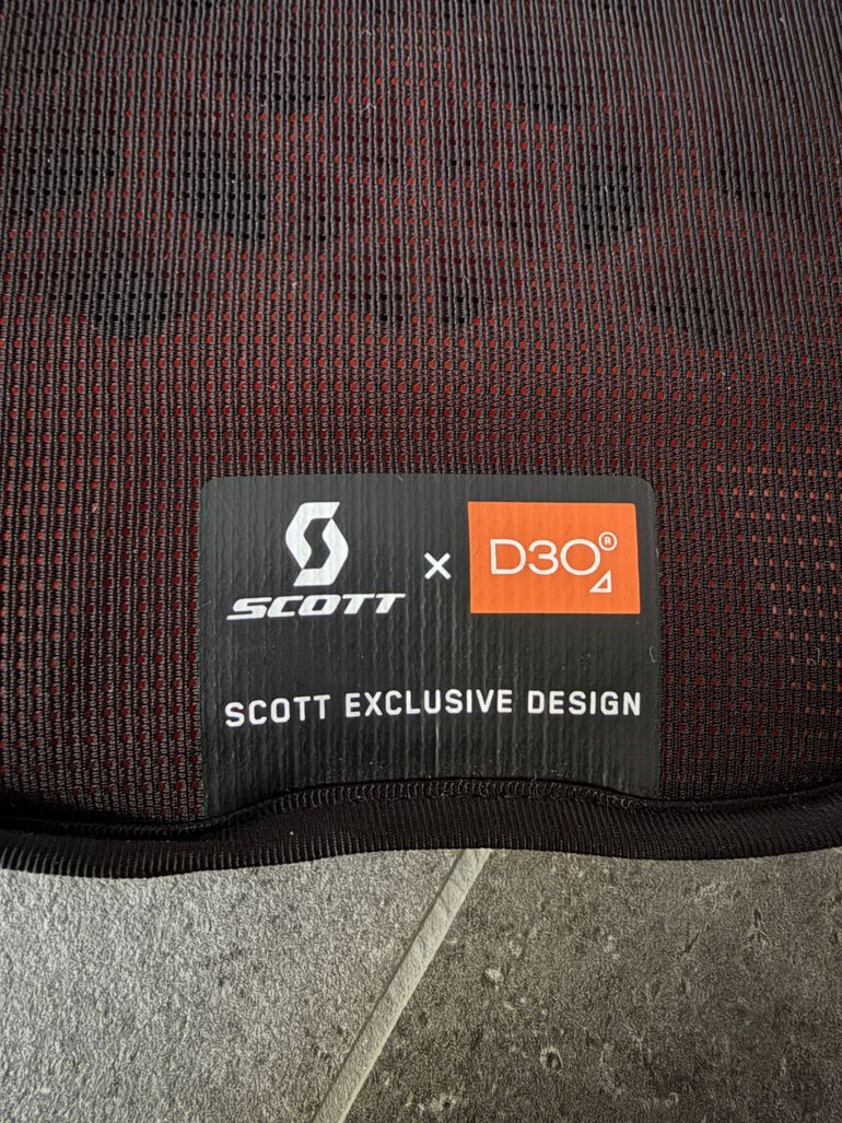 Used Scott AirFlex Men's Light Vest Protector bike — image 3 of 5