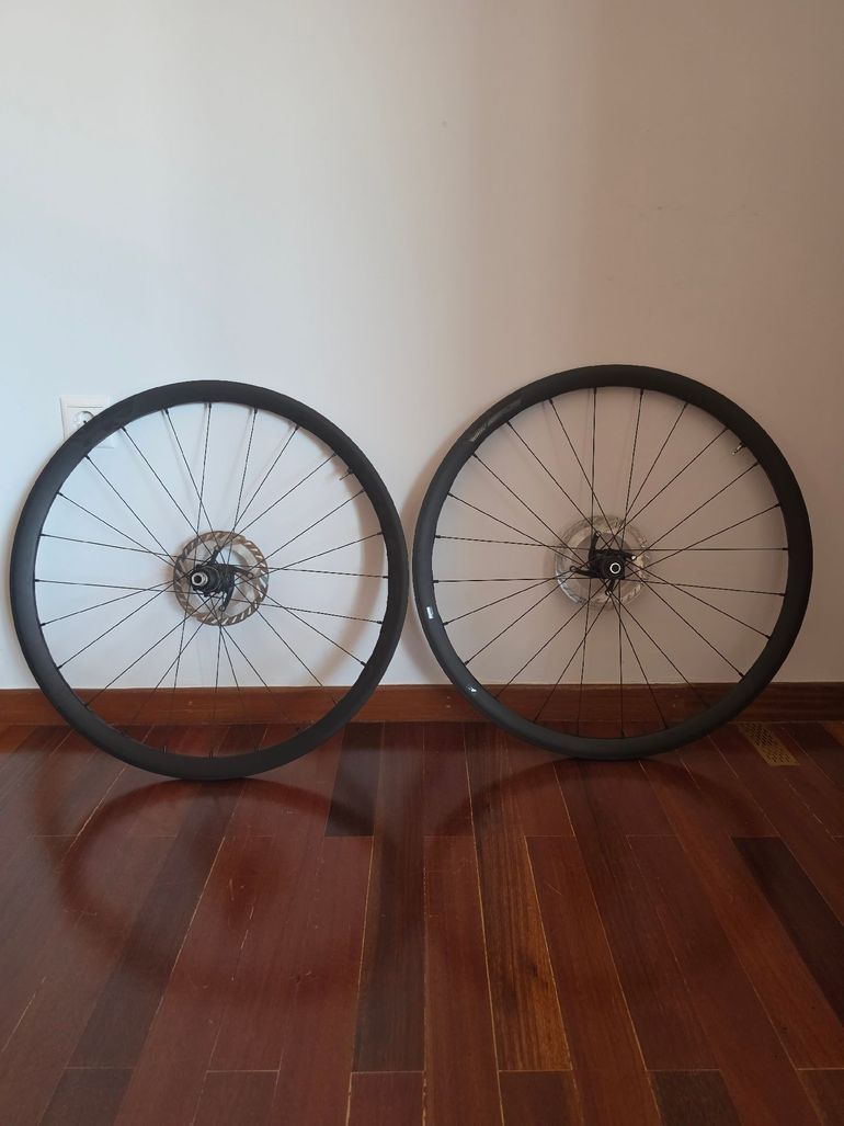 Used Fulcrum Wheelset Racing 400 DB 2024 bike — image 2 of 4