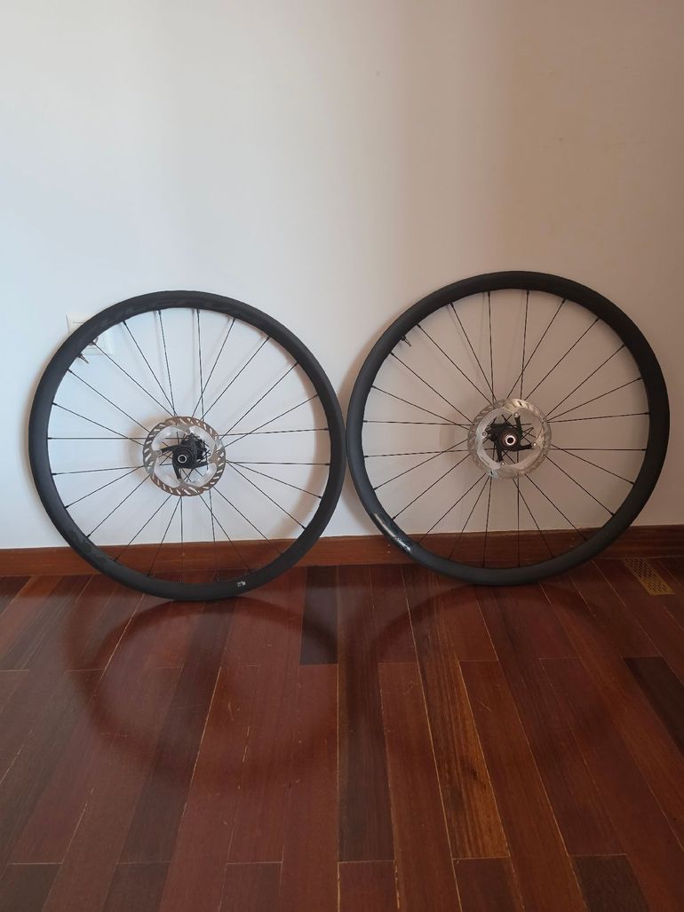 Used Fulcrum Wheelset Racing 400 DB 2024 bike — image 4 of 4