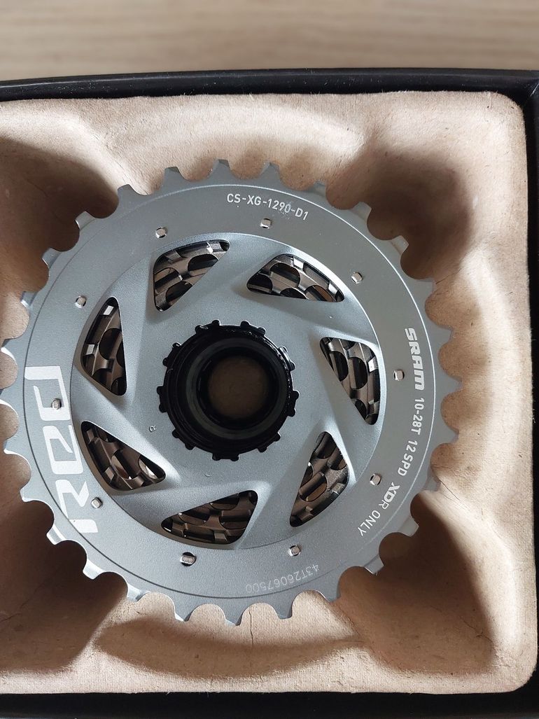 Używany Sram Red Cassette 10x28 12-speed bike — zdjęcie 2 z 2