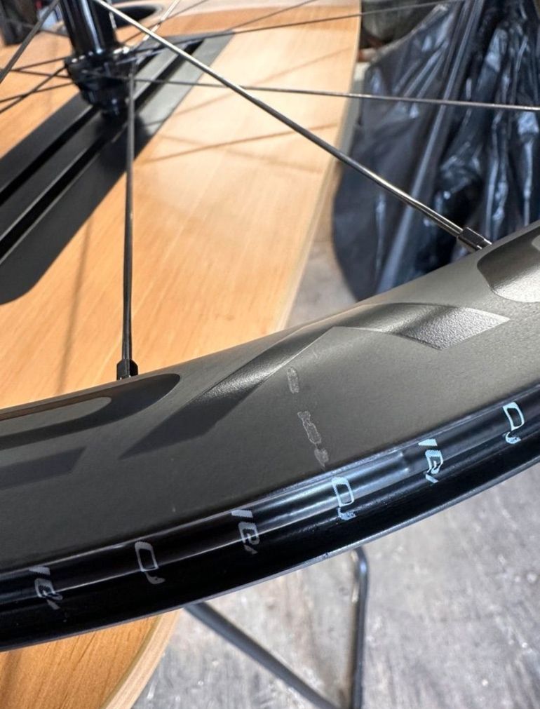 Used Roval Alpinist CL1 Wheelset 2021 bike — image 14 of 19