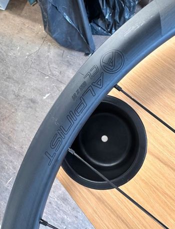 Used Roval Alpinist CL1 Wheelset 2021 bike — image 11 of 19