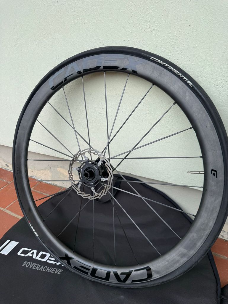 Used Cadex 42 mm tubeless 2023 bike — image 3 of 7