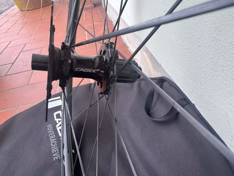 Used Cadex 42 mm tubeless 2023 bike — image 4 of 7