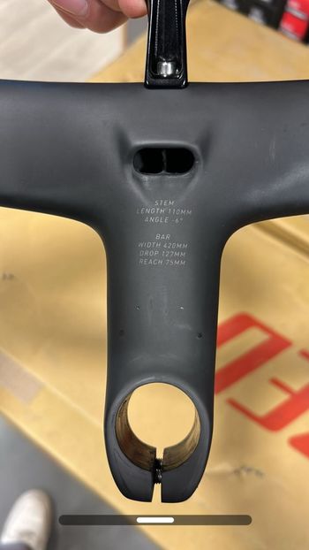 Used Specialized Roval Rapide Handlebar 2024 bike — image 3 of 4