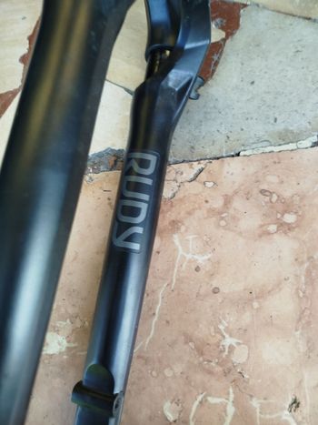 Used RockShox Rudy Ultimate Race Day 28" 30mm Kwiqsand 2025 bike — image 2 of 6