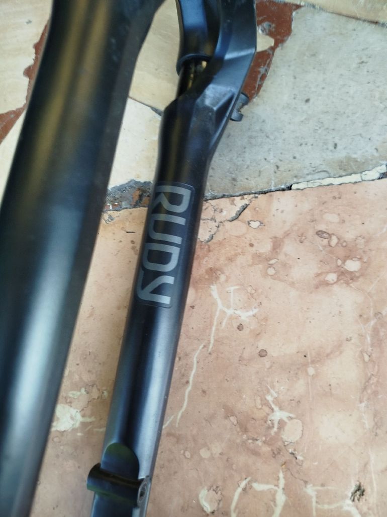 Used RockShox Rudy Ultimate Race Day 28" 30mm Kwiqsand 2025 bike — image 2 of 6