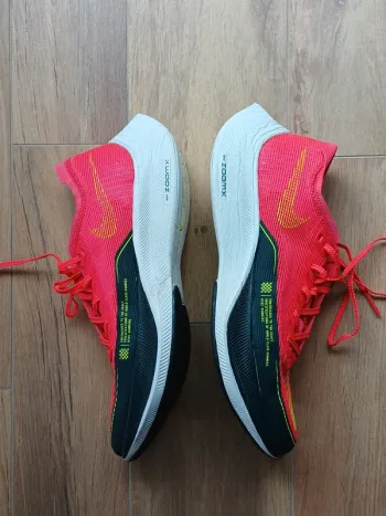 Used Nike ZoomX Vaporfly Next% 2 bike — image 4 of 4