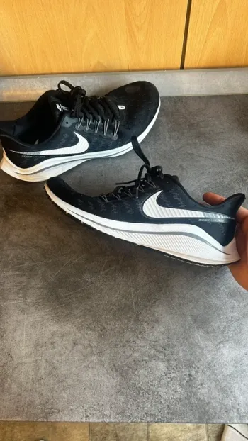 Used Nike Zoom Vomero 14 bike — image 2 of 4