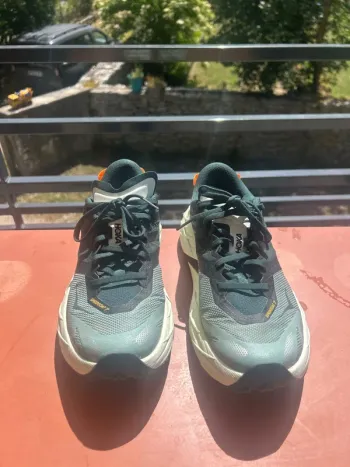 Used Hoka Speedgoat 7 bike