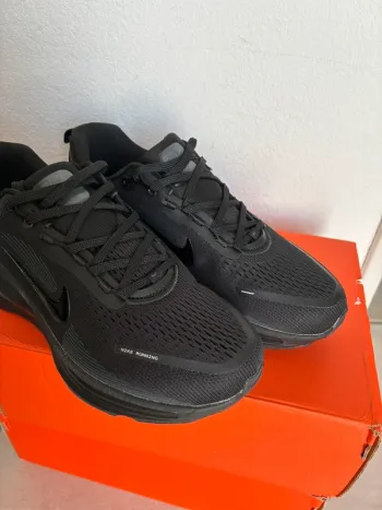 Used Nike Vomero 18 bike — image 5 of 6