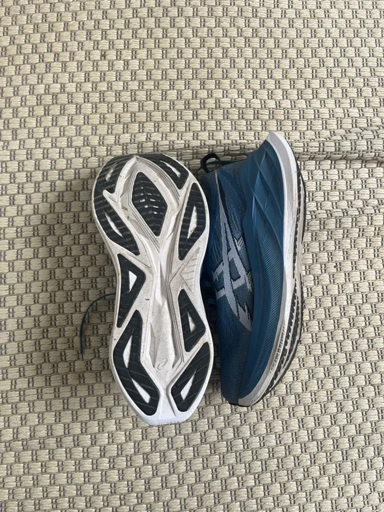 Used Asics Superblast 2 bike — image 3 of 4