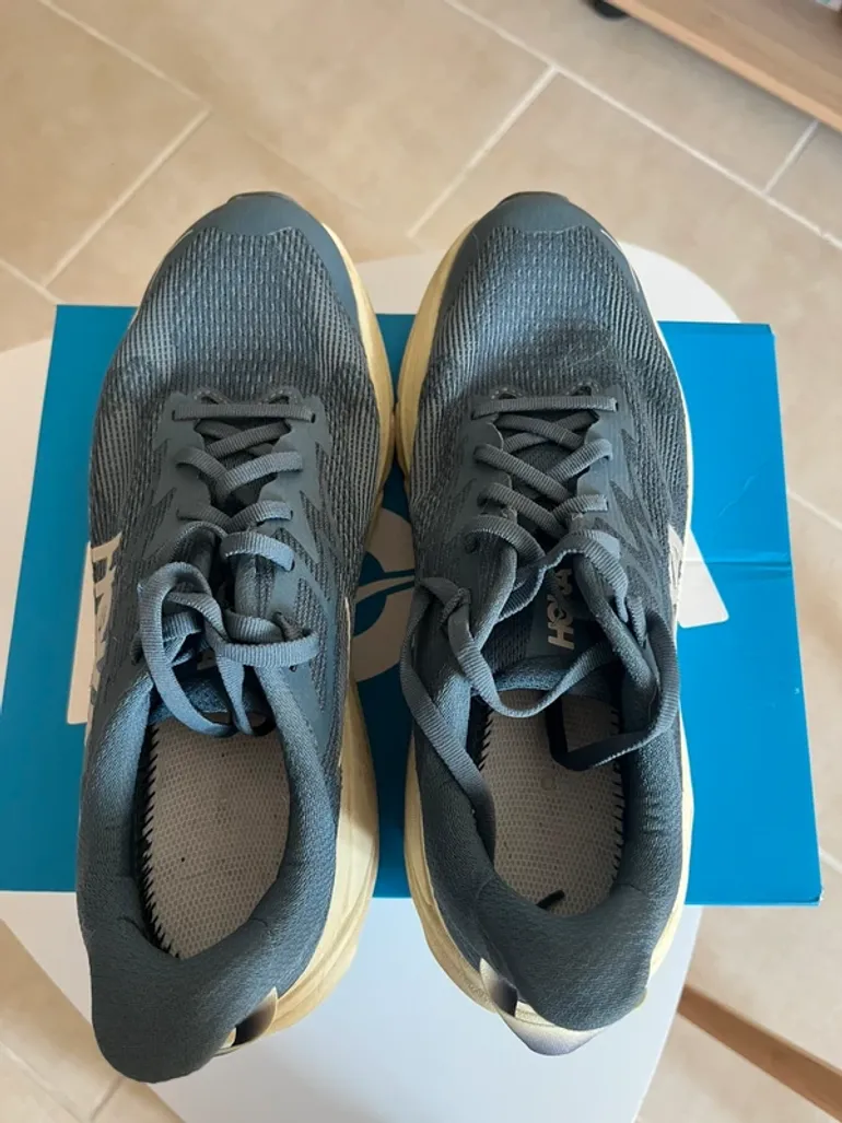 Used Hoka Challenger 8 bike — image 3 of 5