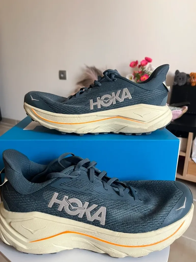Used Hoka Challenger 8 bike — image 1 of 5