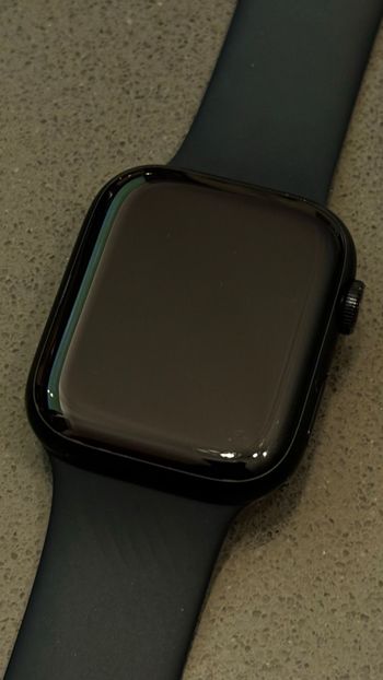 Used apple Watch Series 8 45mm GPS + Cellular bike — image 2 of 9
